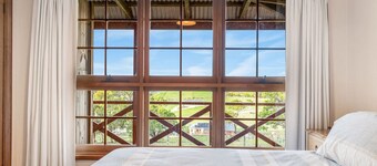 Hilltop Retreat, Water Views