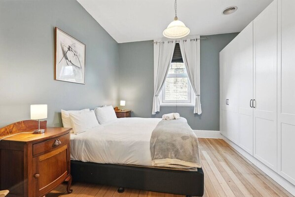 Desk, iron/ironing board, travel cot, WiFi