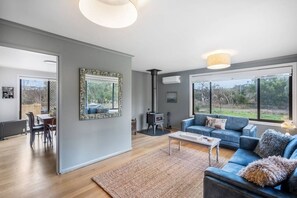 TV, fireplace - Peaceful Beachside Home (Clifton Beach)