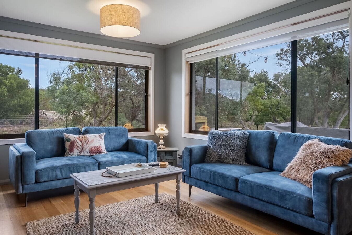 Télévision, cheminée