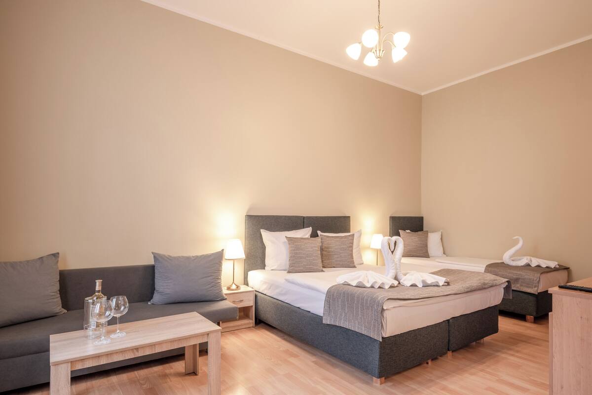 Standard Triple Room | WiFi (free), bed sheets