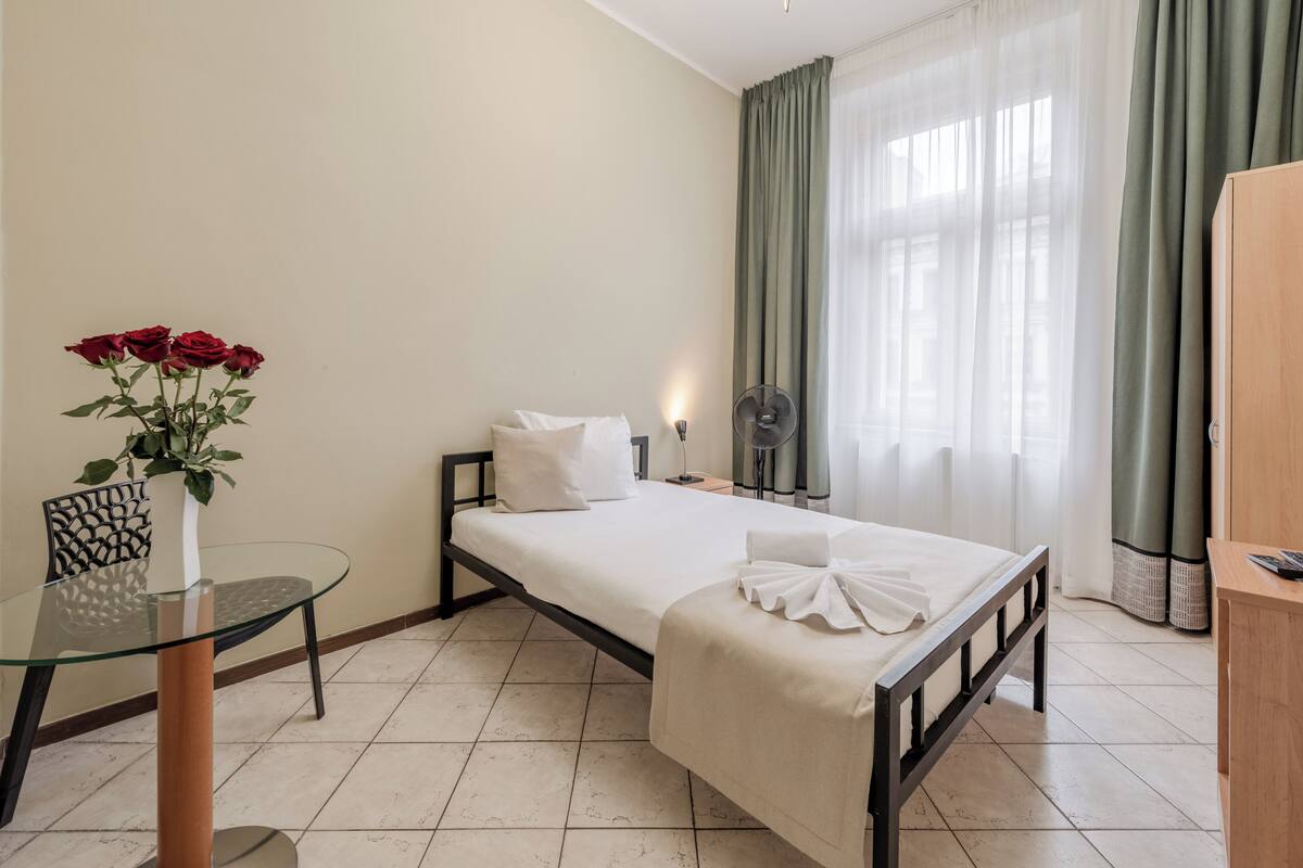 Economy Single Room | WiFi (free), bed sheets