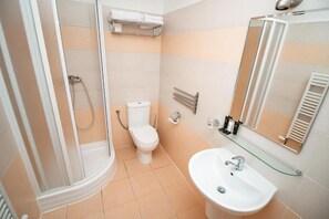 Habitación doble estándar | Wifi gratis y ropa de cama