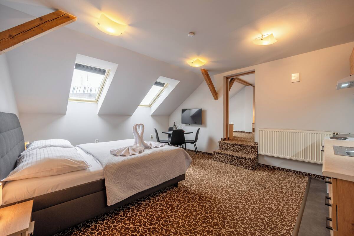 Standard Quadruple Room, 1 Bedroom | WiFi (free), bed sheets