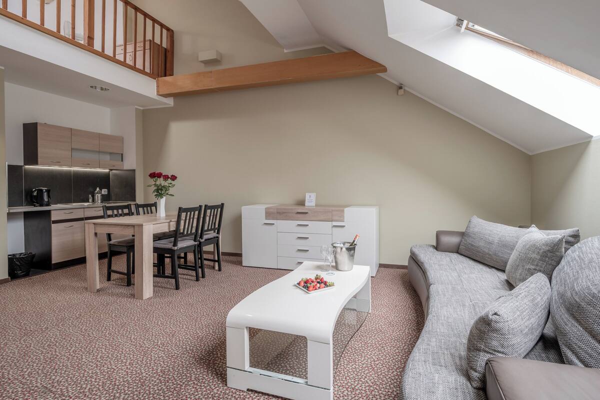 Deluxe Double or Twin Room | WiFi (free), bed sheets