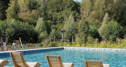 Herrenhaus mit Gartenblick
