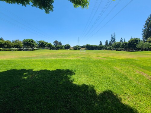 Laguna Paradise 3-bedroom in Aliso Viejo w AC, fitness room, pool, jacuzzi, park