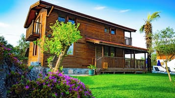 Traditional House | Individually decorated, individually furnished, iron/ironing board