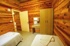 Comfort Cabin, 2 Bedrooms, Terrace, Garden View