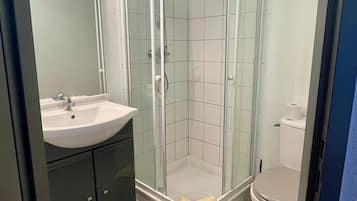 Basic dubbelrum | Badrum | Dusch och toalettpapper
