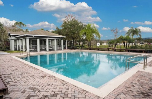 Nona Retreat