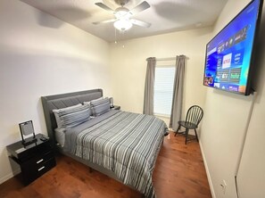 3 bedrooms, iron/ironing board, WiFi, bed sheets