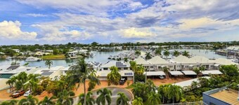 Marina Magic | 2 Bed, 2 Bath apt | Stunning Views