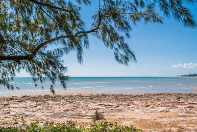 Sea Breezes on the Foreshore | Massive Pool