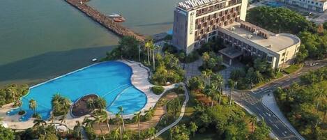 الإطلالة من المنشأة