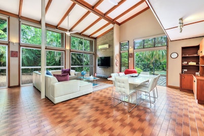 Tropical Crush | 4 Beds, 2 Bath | Pool