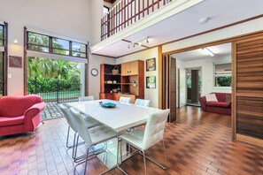 Interior - Tropical Crush | 4 Beds, 2 Bath | Pool (Fannie Bay)