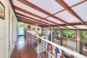 Interior - Tropical Crush | 4 Beds, 2 Bath | Pool (Fannie Bay)