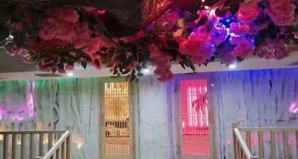 Xiqian Yujing Holiday Hotel