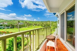 Double Room, Balcony | Balcony - Green Beauty Homestay (Hengchun)