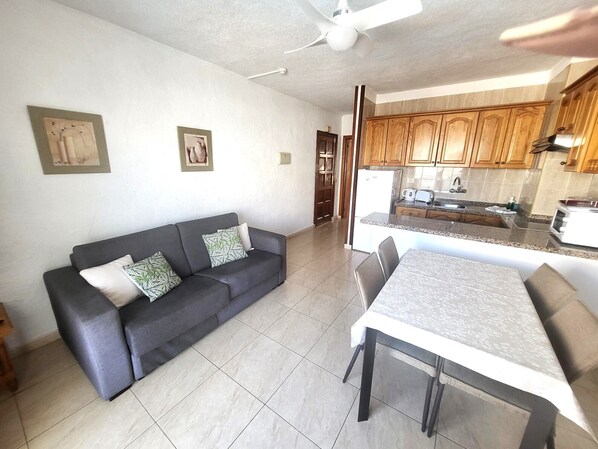 Interior - Las Floritas 3 (Playa de Las Americas)