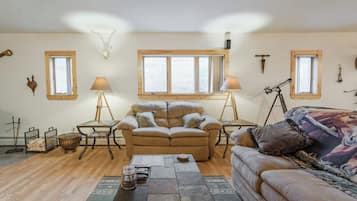 Signature-Haus, Terrasse, Bergblick | Wohnzimmer