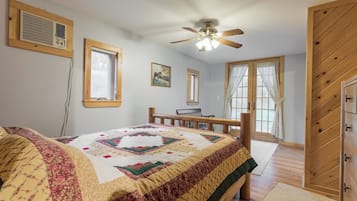 Signature House, Patio, Mountain View | 3 bedrooms, Egyptian cotton sheets, premium bedding