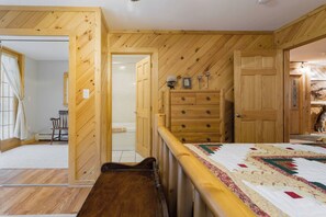 Signature House, Patio, Mountain View | Bathroom | Free toiletries, towels, soap, shampoo - Catskill Retreat (Hamden)