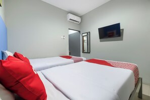 Standard Twin Room | Laptop workspace, free WiFi, bed sheets - Hotel O Prambanan Near Prambanan Temple (Klaten)