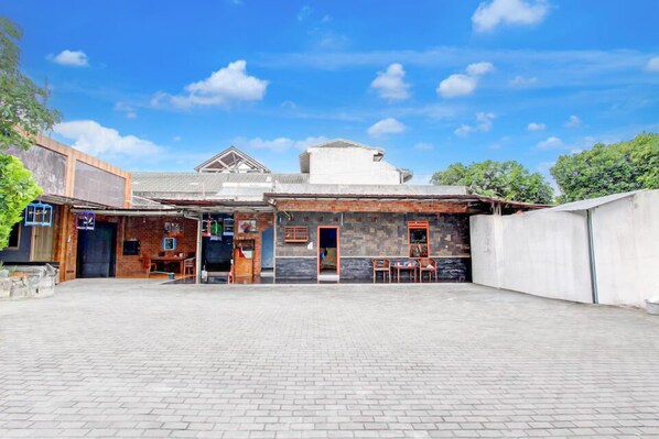 Front of property - Hotel O Prambanan Near Prambanan Temple (Klaten)