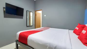 Habitación doble estándar | Espacio para trabajar con laptop, wifi gratis y ropa de cama