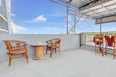 O酒店普拉维罗塔曼附近靠近日惹王宫以前是巴黎宾馆