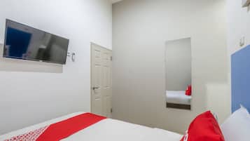 Standard Double Room | Laptop workspace, free WiFi, bed sheets