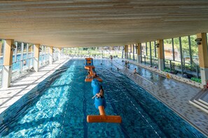 Piscine intérieure