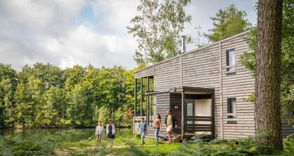 Elegant 6-Person Mansion