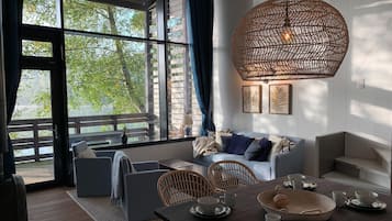 Televisie en een open haard