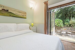 1 bedroom, iron/ironing board, travel crib, free WiFi - Nice apartment for 4 people with pool, WIFI, TV and veranda, close to Siena (Monteriggioni)