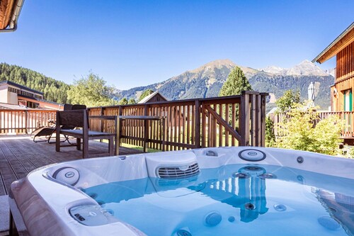 Amazing chalet with outdoor whirlpool