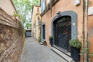 Exterior detail - Navona Luxury Apartment (Roma)