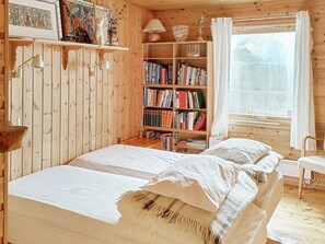 House | 3 bedrooms, individually furnished - 4 Person Holiday Home in Oydegard-by Traum (Tingvoll)