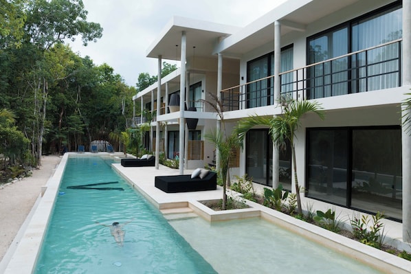 2 outdoor pools, sun loungers