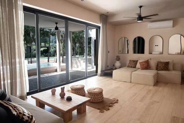 Luxury Apartment, 3 Bedrooms, Private Pool, Park View (Attha A1) | Living area | 55-inch Smart TV with digital channels, Netflix, books