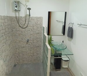 Hair dryer, towels, shampoo, toilet paper - 5 min to beach-private pool-great for couples (Dominicalito)