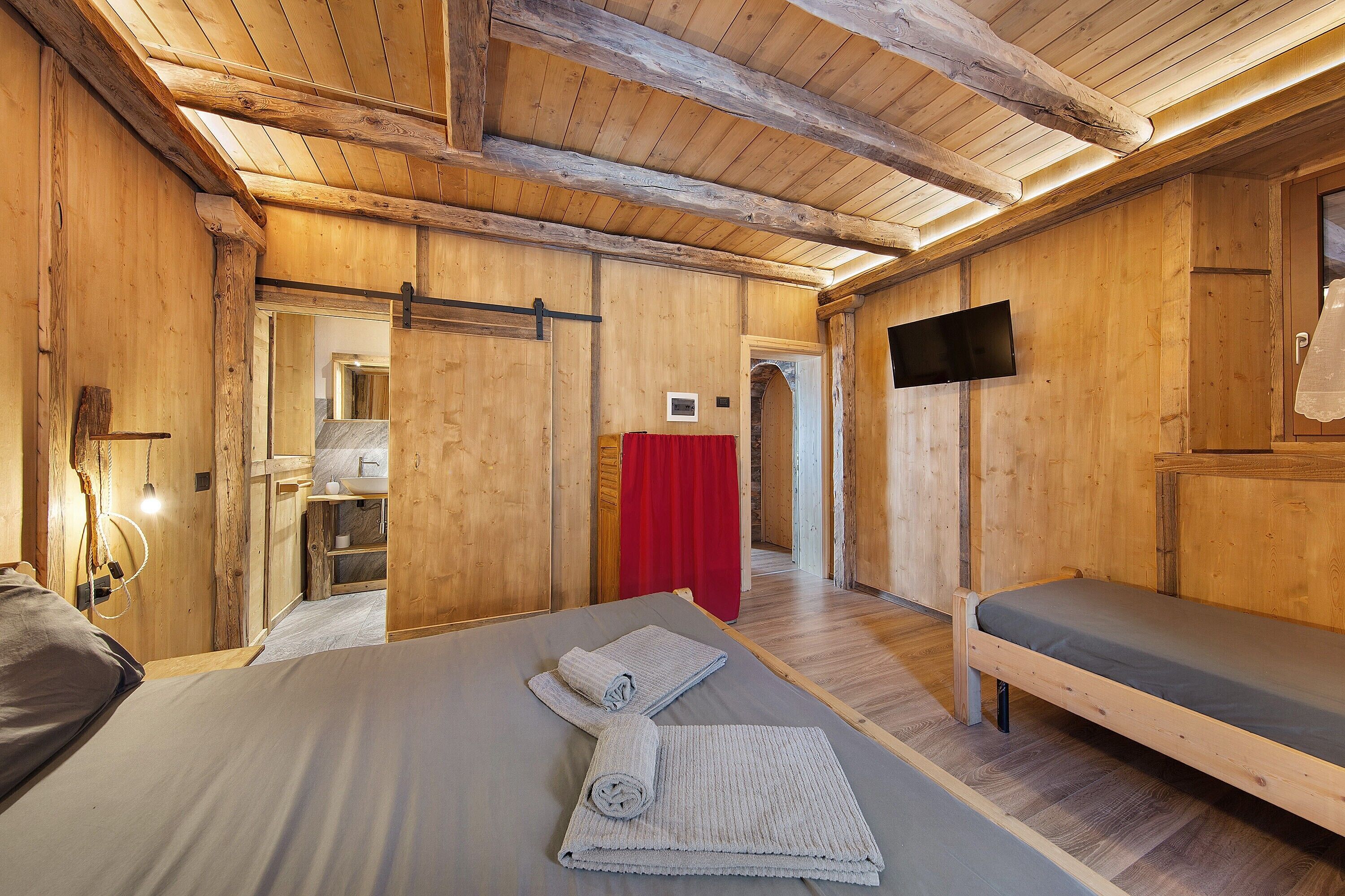 1 bedroom, free WiFi, bed sheets