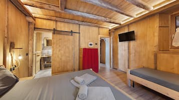 1 bedroom, free WiFi, bed sheets