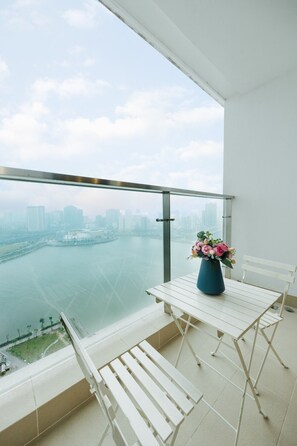 Deluxe-Apartment, 3 Schlafzimmer, Balkon, Stadtblick | Balkon