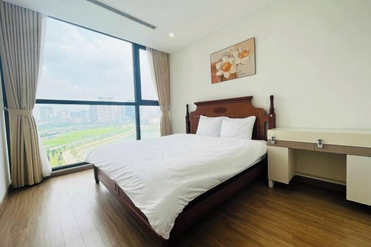 Hochwertige Bettwaren, Betten mit Memory-Foam-Matratzen, Zimmersafe