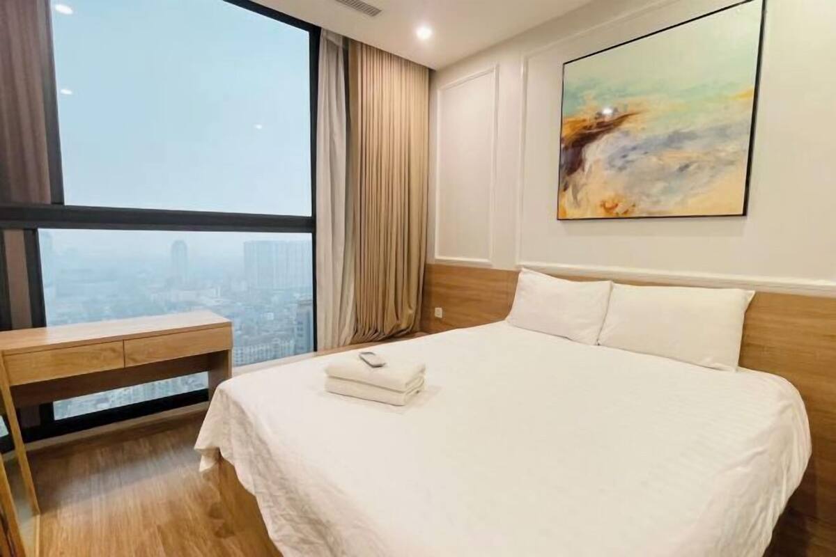 Hochwertige Bettwaren, Betten mit Memory-Foam-Matratzen, Zimmersafe