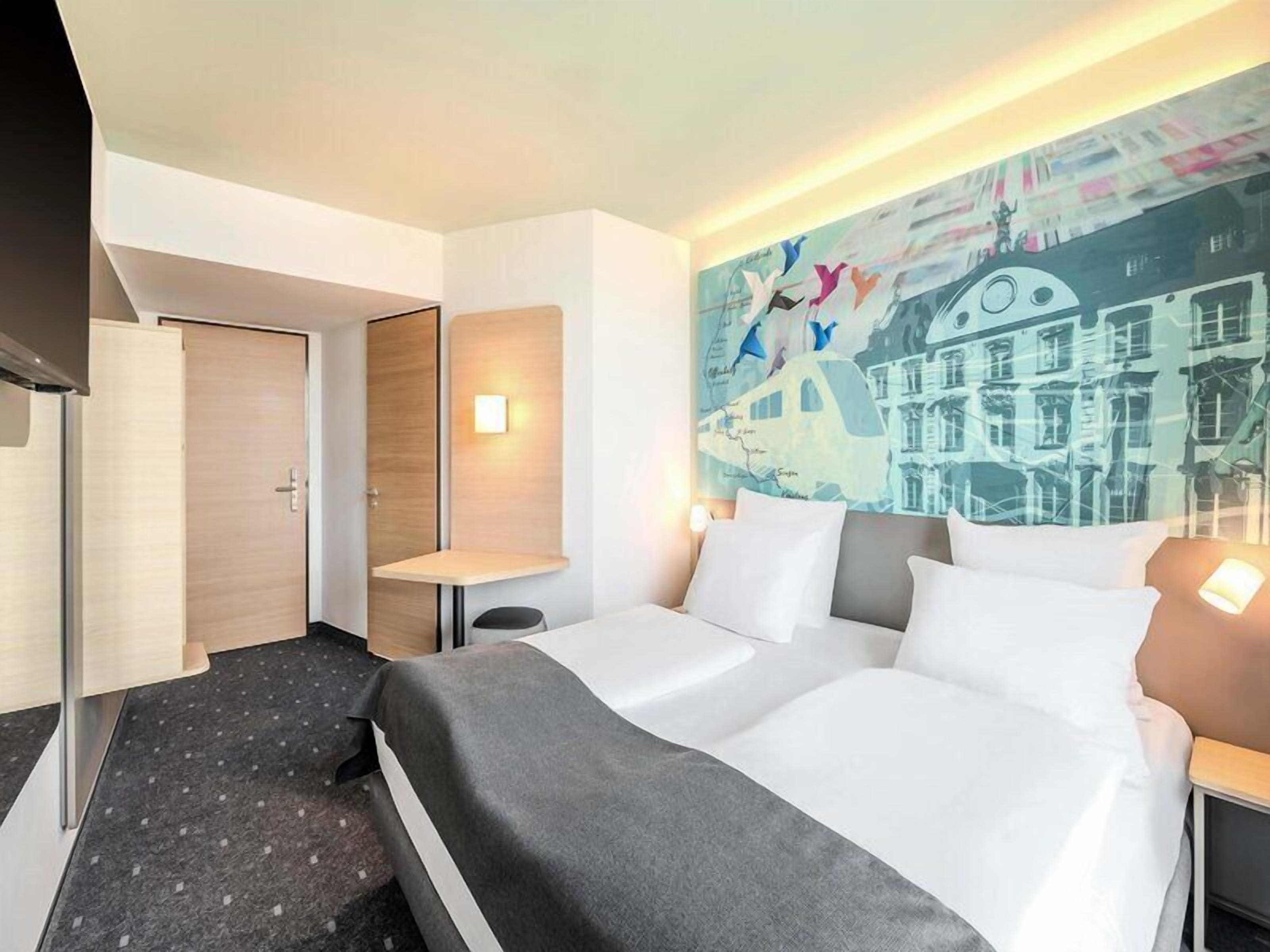 Doppelzimmer (French bed)