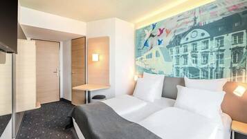 Doppelzimmer (French bed)